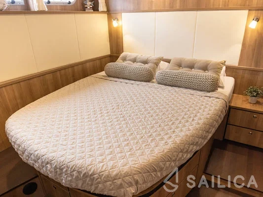 Grand Sturdy 40.0 AC - Yacht Charter Sailica