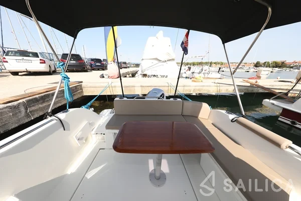 Antares 8 OB - Yacht Charter Sailica