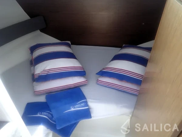 Antares 8 OB - Yacht Charter Sailica