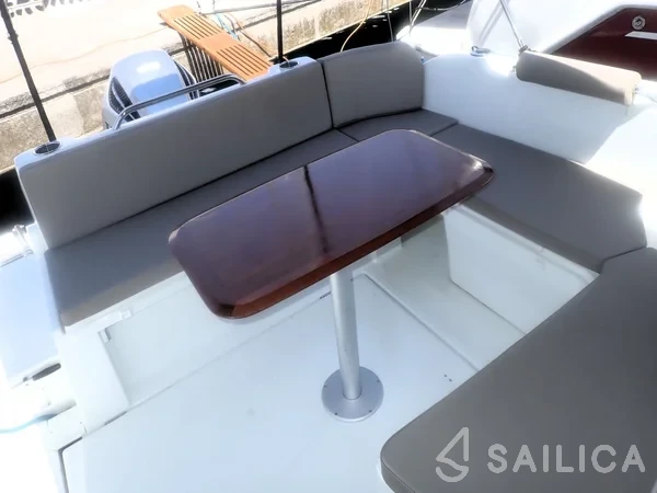 Antares 8 OB - Yacht Charter Sailica