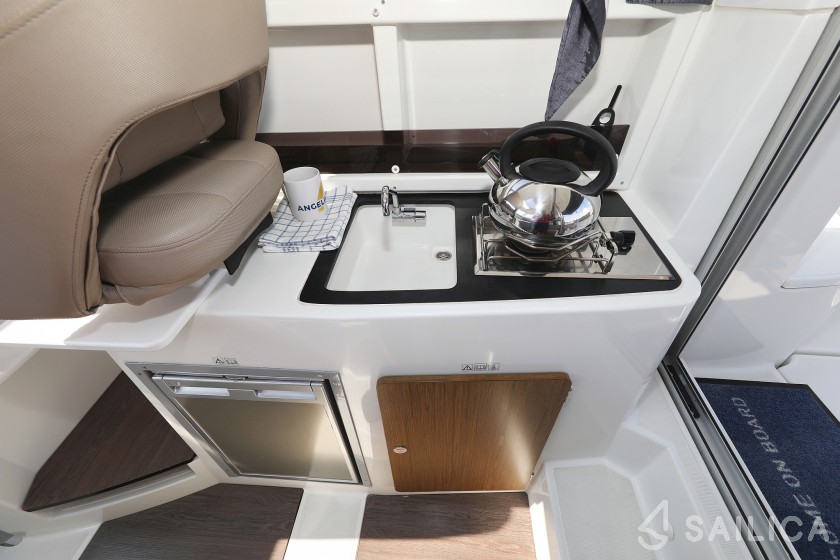 Antares 8 OB - Yacht Charter Sailica