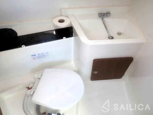 Antares 8 OB - Yacht Charter Sailica