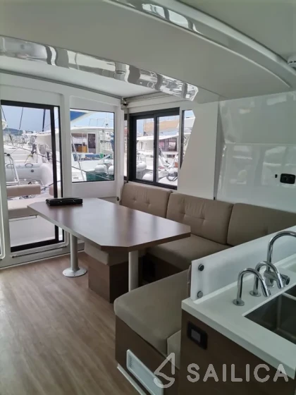 Bali 4.2 - Yacht Charter Sailica