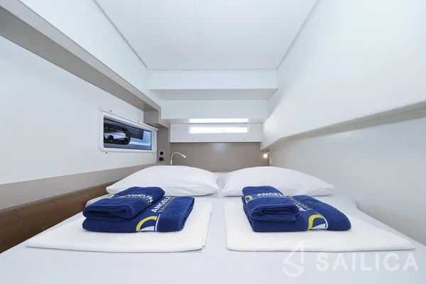 Bali 4.2 - Yacht Charter Sailica