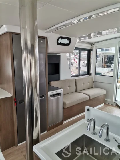 Bali 4.2 - Yacht Charter Sailica