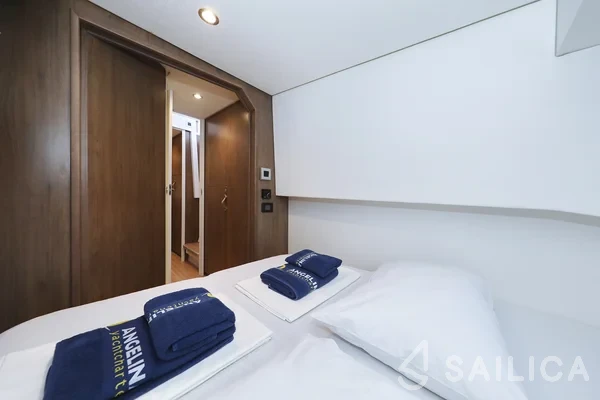 Bali 4.2 - Yacht Charter Sailica