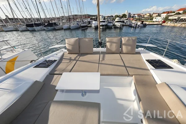 Bali 4.2 - Yacht Charter Sailica