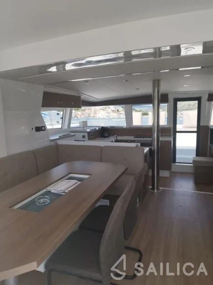 Bali 4.2 - Yacht Charter Sailica