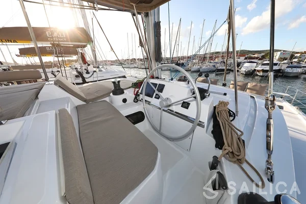 Bali 4.2 - Yacht Charter Sailica