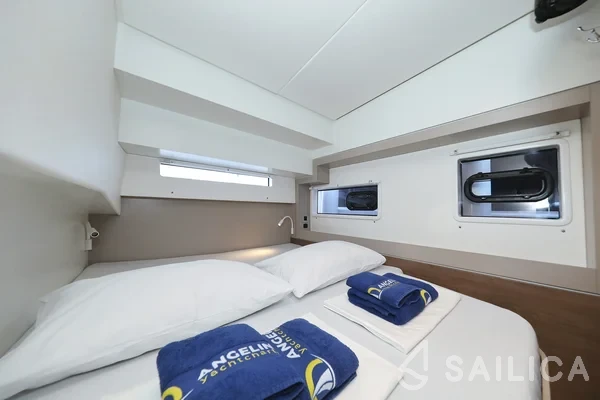 Bali 4.2 - Yacht Charter Sailica