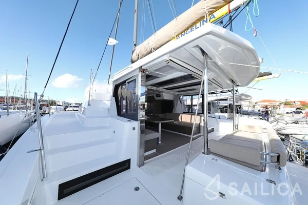 Bali 4.2 - Yacht Charter Sailica