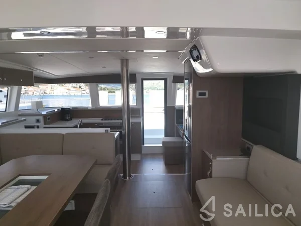 Bali 4.2 - Yacht Charter Sailica