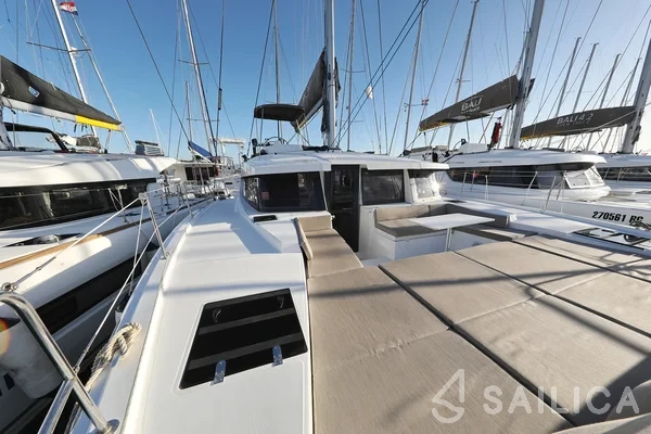 Bali 4.2 - Yacht Charter Sailica