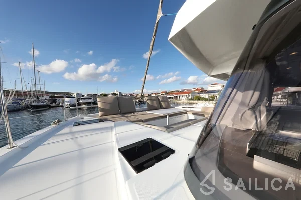 Bali 4.2 - Yacht Charter Sailica