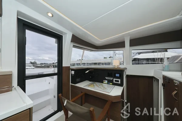 Bali 4.2 - Yacht Charter Sailica