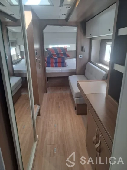 Bali 4.2 - Yacht Charter Sailica