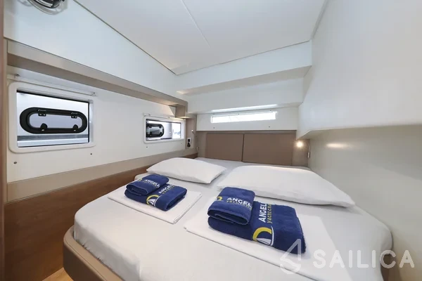 Bali 4.2 - Yacht Charter Sailica