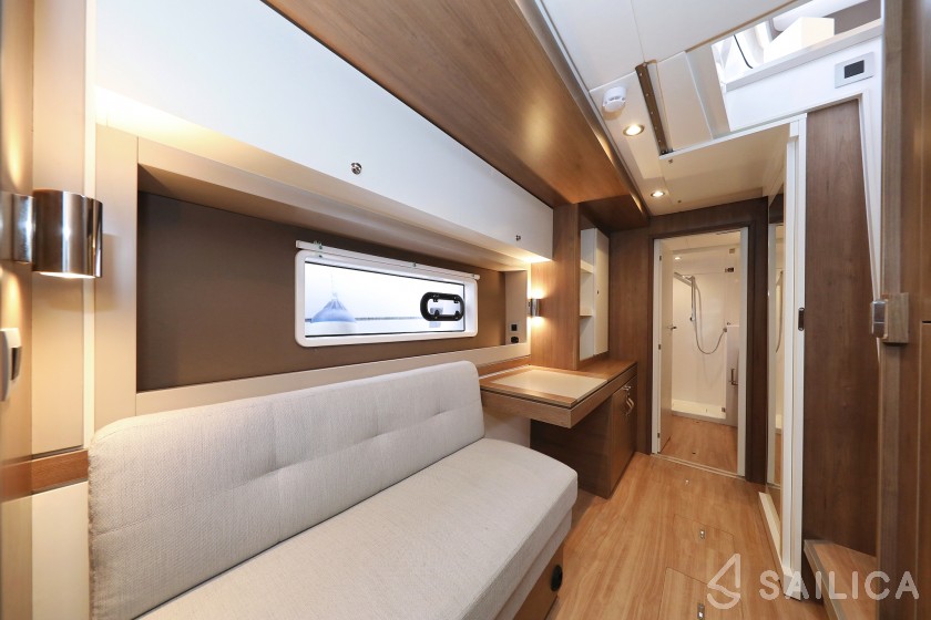 Bali 4.2 - Yacht Charter Sailica