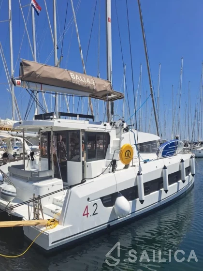 Bali 4.2 - Yacht Charter Sailica