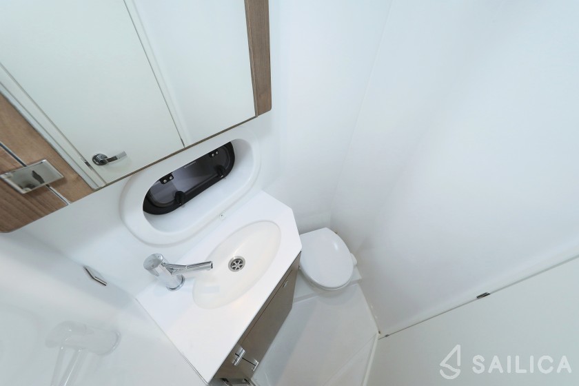 Bali 4.2 - Yacht Charter Sailica