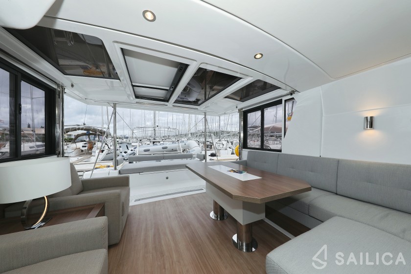 Bali 4.2 - Yacht Charter Sailica