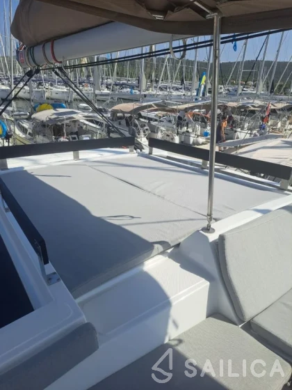 Bali 4.2 - Yacht Charter Sailica