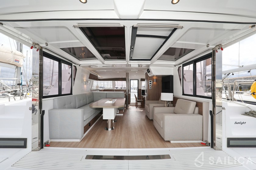 Bali 4.2 - Yacht Charter Sailica