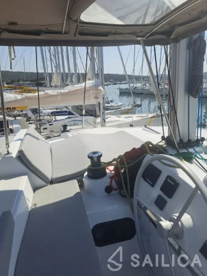 Bali 4.2 - Yacht Charter Sailica