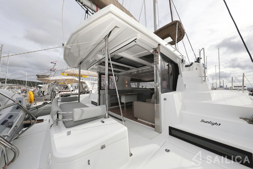Bali 4.2 - Yacht Charter Sailica