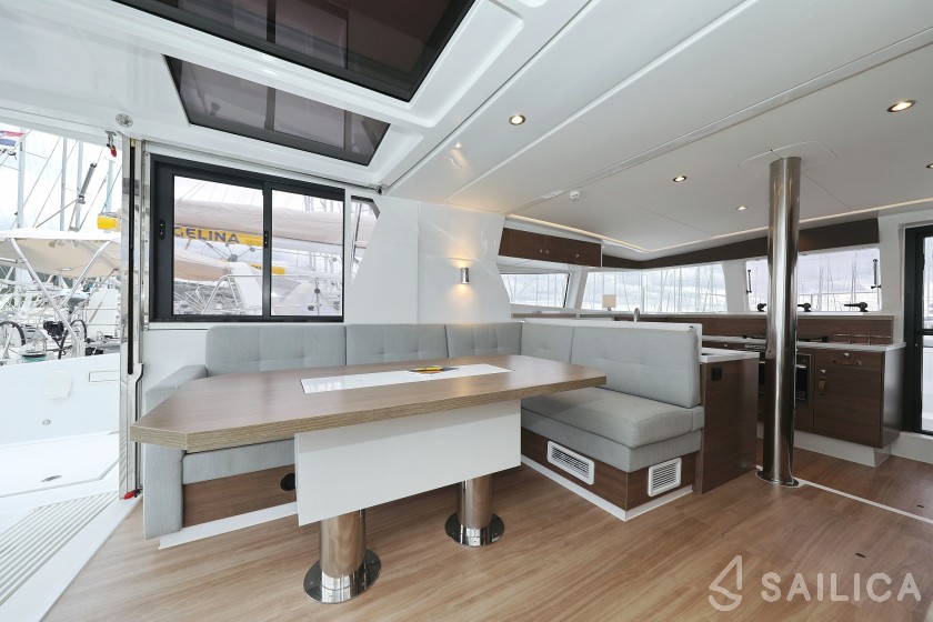 Bali 4.2 - Yacht Charter Sailica