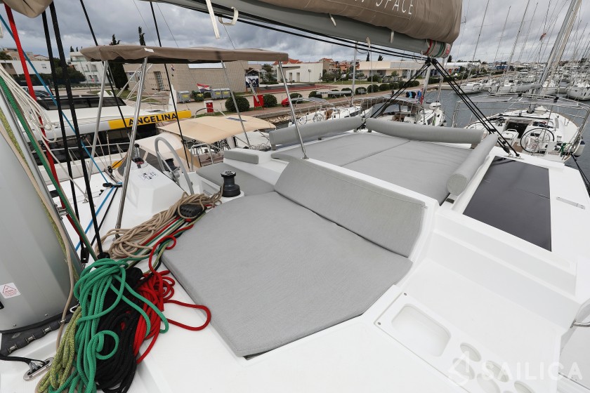 Bali 4.2 - Yacht Charter Sailica