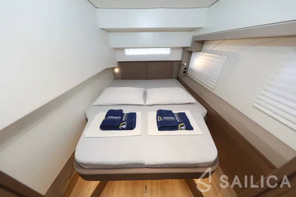 Bali 4.2 - Yacht Charter Sailica