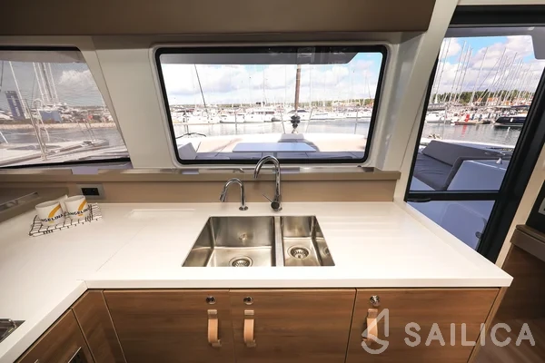 Bali 4.4 - Yacht Charter Sailica