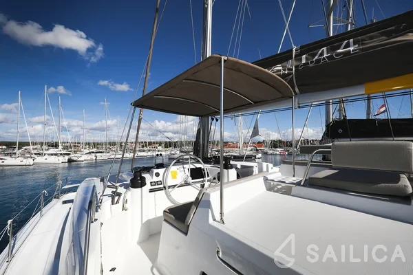 Bali 4.4 - Yacht Charter Sailica