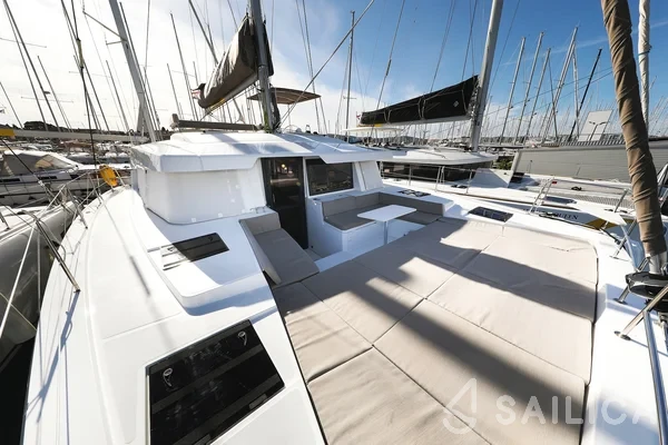 Bali 4.4 - Yacht Charter Sailica