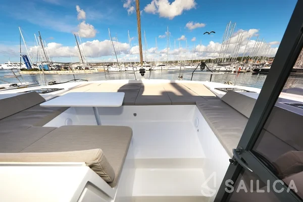 Bali 4.4 - Yacht Charter Sailica