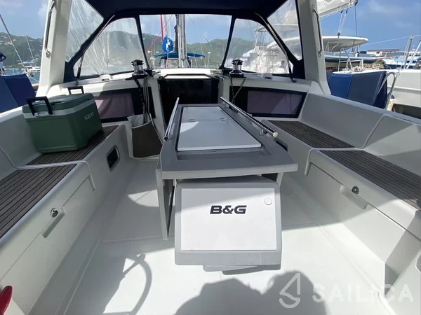 Oceanis 48 - Yacht Charter Sailica