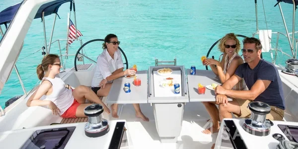 Oceanis 48 - Yacht Charter Sailica