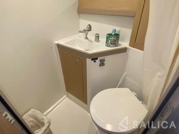 Oceanis 48 - Yacht Charter Sailica