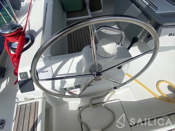 Oceanis 48 - Yacht Charter Sailica