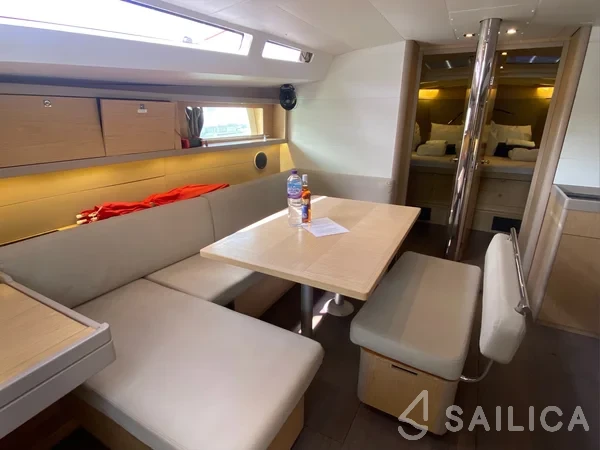 Oceanis 48 - Yacht Charter Sailica