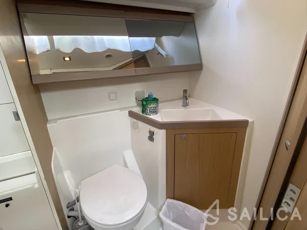 Oceanis 48 - Yacht Charter Sailica