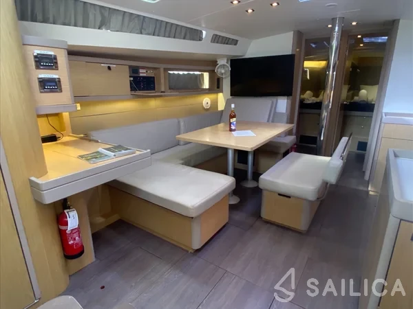 Oceanis 48 - Yacht Charter Sailica