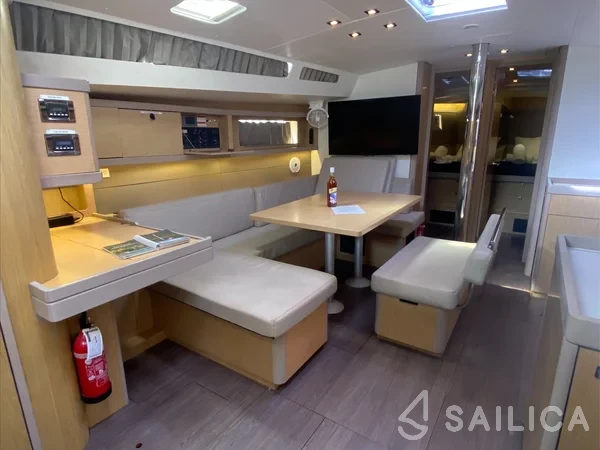 Oceanis 48 - Yacht Charter Sailica