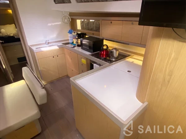 Oceanis 48 - Yacht Charter Sailica