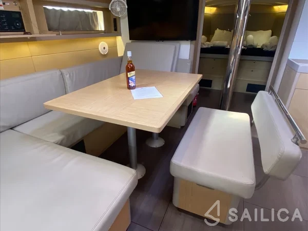 Oceanis 48 - Yacht Charter Sailica