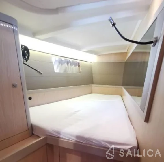 Oceanis 48 - Yacht Charter Sailica