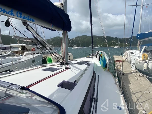 Oceanis 48 - Yacht Charter Sailica