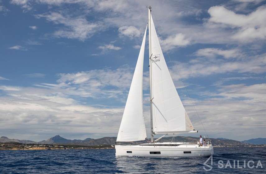 Bavaria C45 Holiday - Yacht Charter Sailica