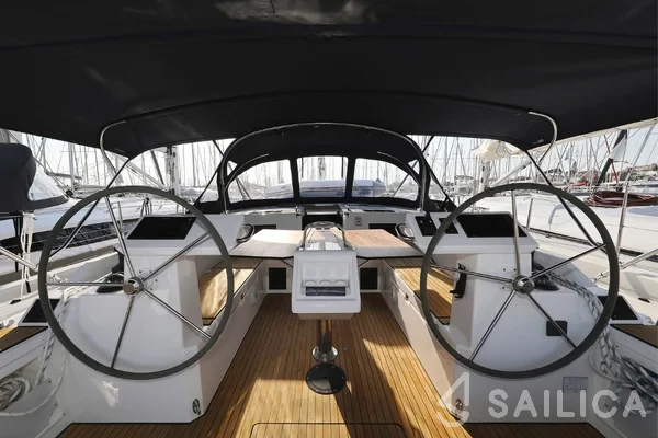 Bavaria C45 Holiday - Yacht Charter Sailica